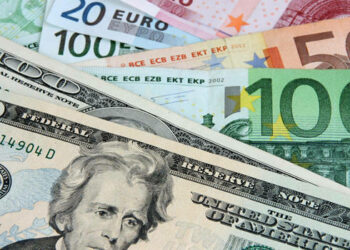 El euro y el dólar alcanzaron la paridad por primera vez en 20 años