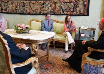 Canciller Alexandra Hill se reúne con importantes diplomáticos del Vaticano y la Orden de Malta