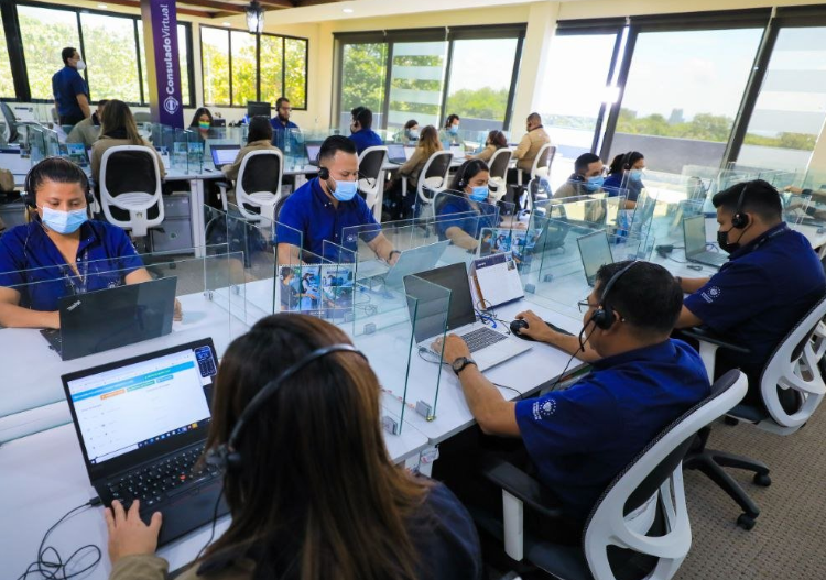 352 mil atenciones reporta el consulado virtual de El Salvador en su primer año