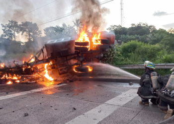 Un muerto y un herido deja aparatoso accidente en carretera al puerto de La Libertad