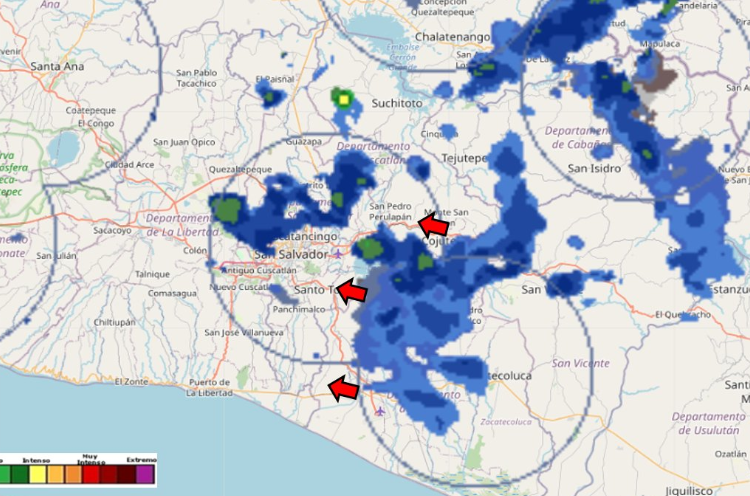 Advierten probabilidad de caída de árboles, ramas y vallas publicitarias en área metropolitana de San Salvador