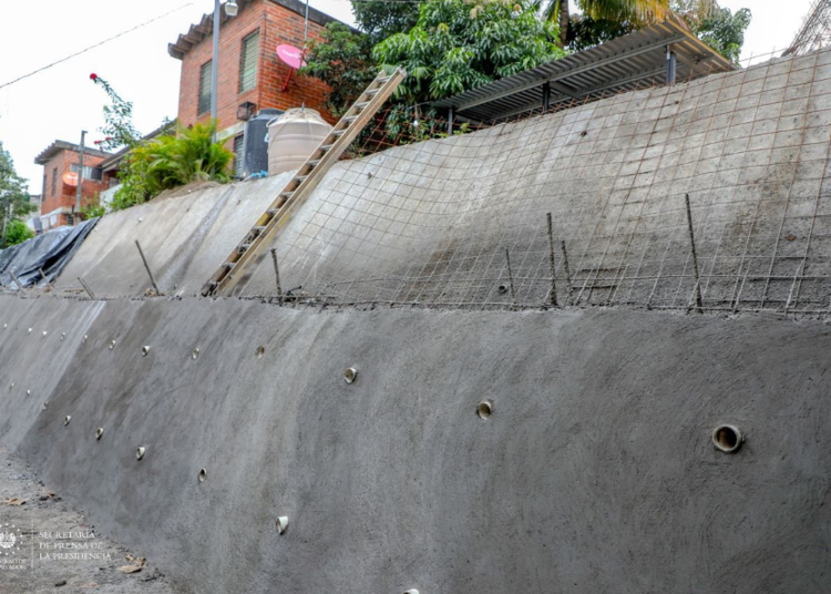 En etapa final la construcción de talud en colonia INPEP de Mejicanos