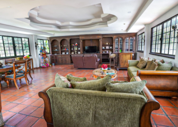 Fiscalía confisca otra residencia a ex ministro de Obras Públicas, Hugo Barrientos