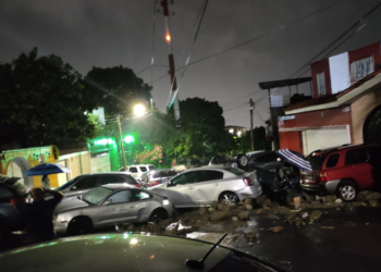 FOTOS | Fuertes estragos dejados por los aguaceros de anoche en la capital