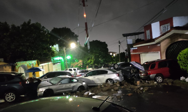 FOTOS | Fuertes estragos dejados por los aguaceros de anoche en la capital