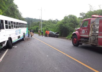 Bomberos reportan accidente de tránsito en carretera hacia Ataco, en Ahuachapán