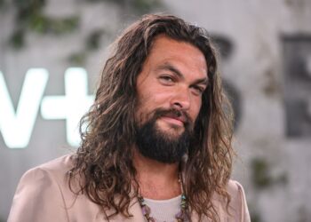 El actor Jason Momoa, involucrado en un choque con un motociclista en Los Ángeles