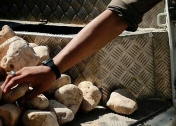 Condenan a muerte por lapidación a tres hombres en Nigeria por ser homosexuales