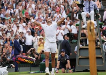 Se conoció la lesión que sufrió Nadal en Wimbledon y hay preocupación de cara a las semifinales