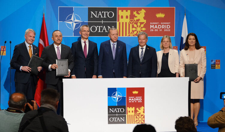 Los 30 aliados firmaron el protocolo de adhesión a la OTAN de Suecia y Finlandia