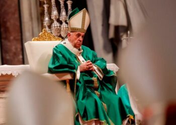 El papa Francisco no descartó renunciar debido a su estado de salud