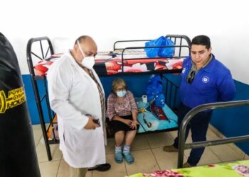 Gobierno del presidente Nayib Bukele activa equipos de salud en albergues para prevenir enfermedades