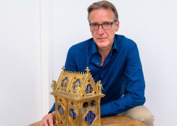 El ‘Indiana Jones del arte’ recupera la reliquia robada en la que habría sido depositada la sangre de Jesús