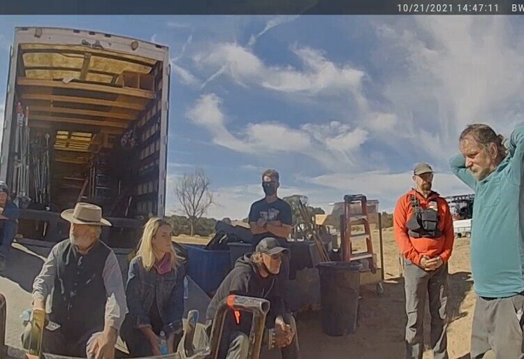 El FBI concluyó que Alec Baldwin sí apretó el gatillo de la pistola que mató a la directora de fotografía de la película “Rust”