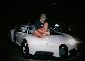(VÍDEO) El increíble momento en el que chocan el Bugatti de Bad Bunny en Miami
