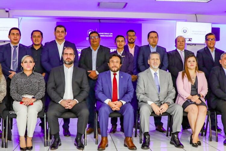 Gobernación lanza programa de becas enfocadas en Liderazgo en la Alta Gerencia