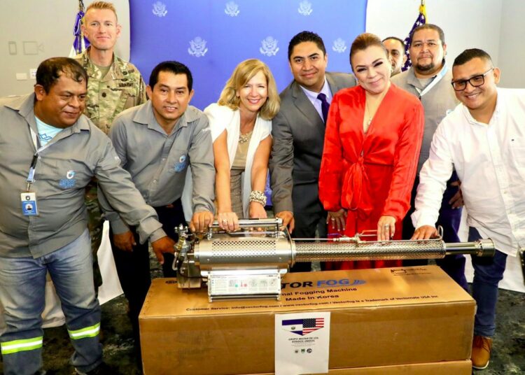 Estados Unidos entregó 23 fumigadores a las alcaldías de Soyapango, Ciudad Delgado, San Antonio Pajonal y Cabañas