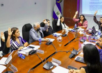 Dictaminan reformas al Código de Familia vinculadas al proceso de impugnación de paternidad