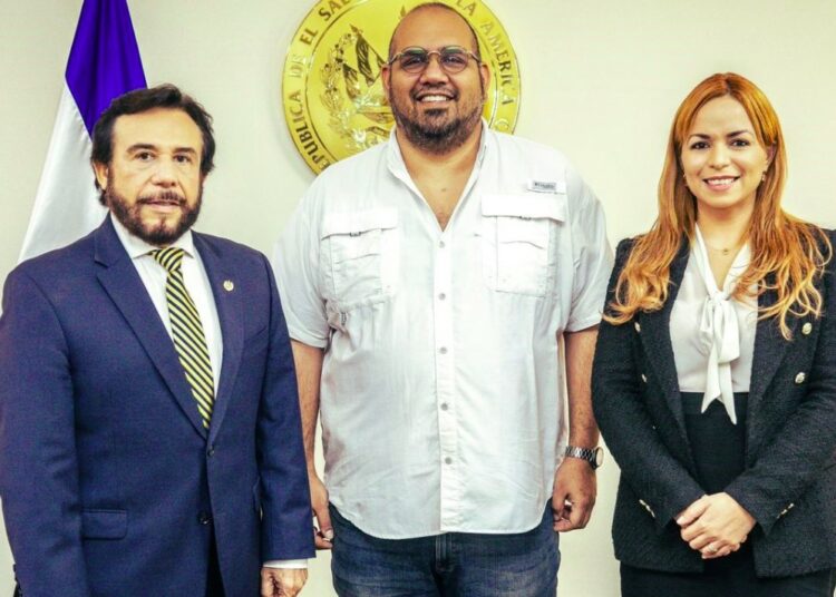 Vicepresidencia y ESIAP centran sus labores en la formación y capacitación de funcionarios públicos