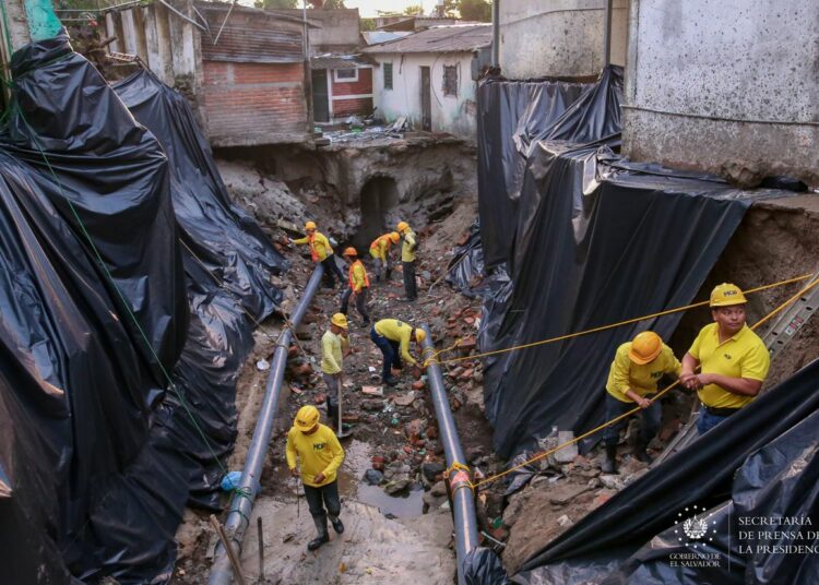 Obras Públicas realiza trabajos de mitigación para la eliminación de la cárcava en la colonia Harrison, del barrio San Jacinto