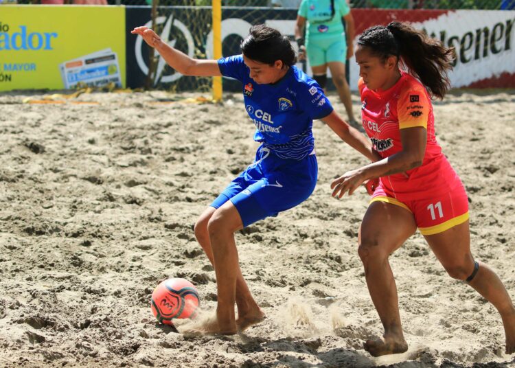 Listos los cuartos de final femeninos de la Liga de Fútbol Playa