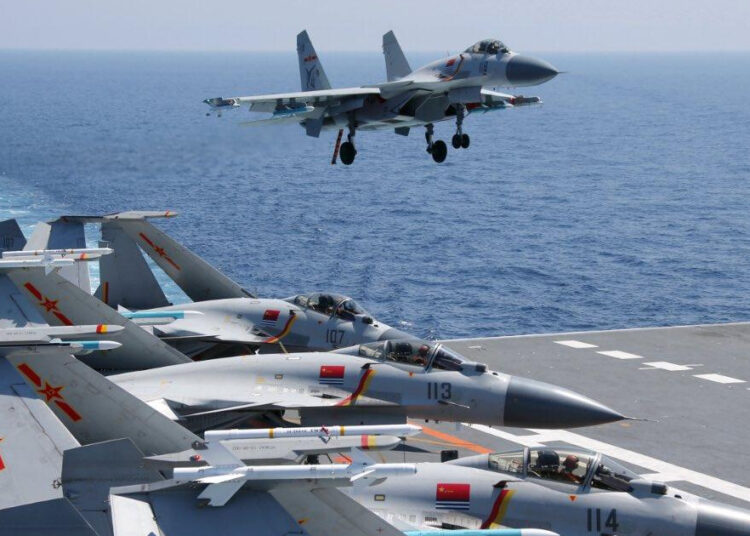 La armada del régimen chino comienza a borrar la línea media imaginaria del Estrecho de Taiwán