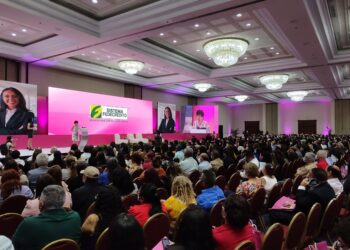 Sistema FEDECRÉDITO desarrolla congreso «Emprende Salvadoreña»