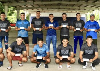 INDES entrega estímulo a seleccionados playeros