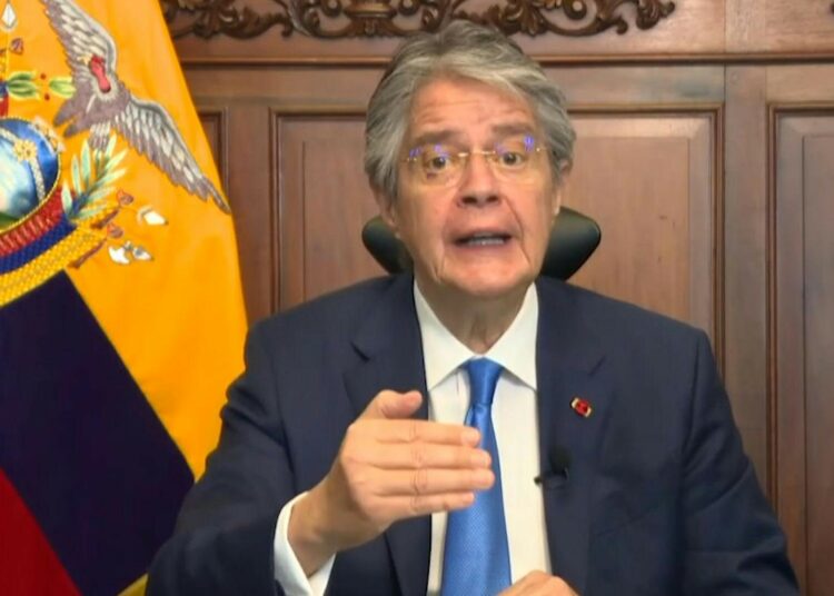 El presidente de Ecuador Guillermo Lasso viajó a EEUU para someterse a exámenes médicos complementarios luego de la operación de melanoma