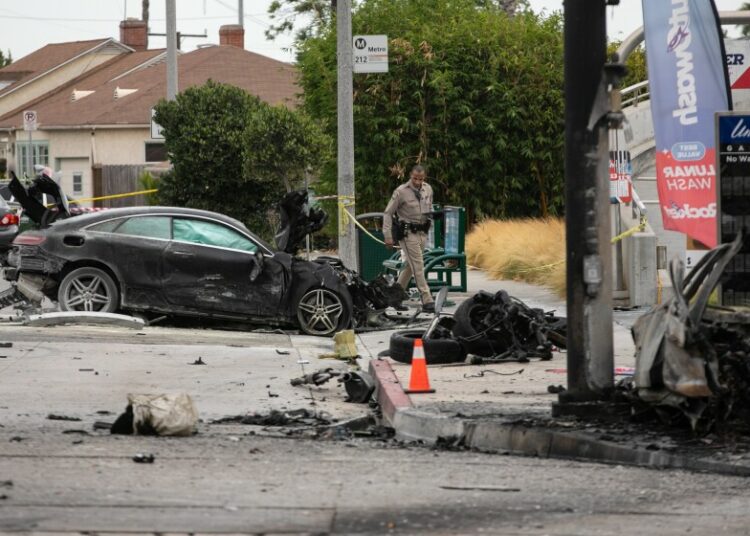 (VIDEO) Un mujer que conducía a más 150 kilómetros por hora causa un accidente que dejó al menos 6 muertos en Los Ángeles