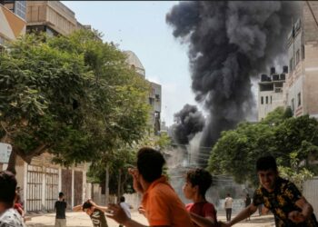 Israel y militantes palestinos aceptan tregua tras fin de semana violento