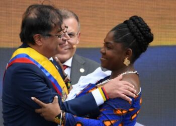 Gustavo Petro es investido como presidente de Colombia