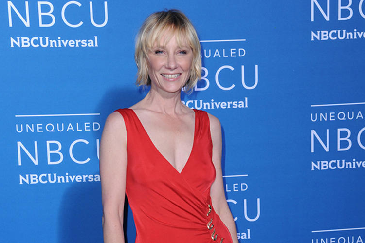 La actriz de Vulcano, Anne Heche se encuentra en coma tras un violento accidente de tráfico