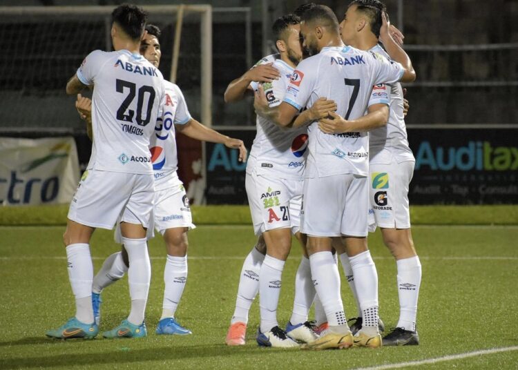 Alianza no se deja sorprender y derrota 2-0 a Verdes y se acerca a la clasificación