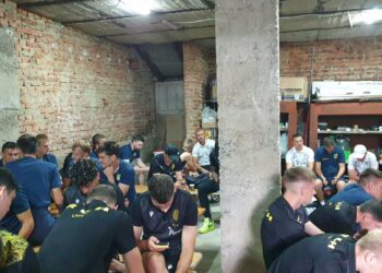 Ucrania: un partido de fútbol duró cuatro horas y media por las alarmas antiaéreas