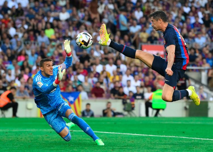 El Barcelona gana 4-0 al Real Valladolid con doblete de Lewandowski