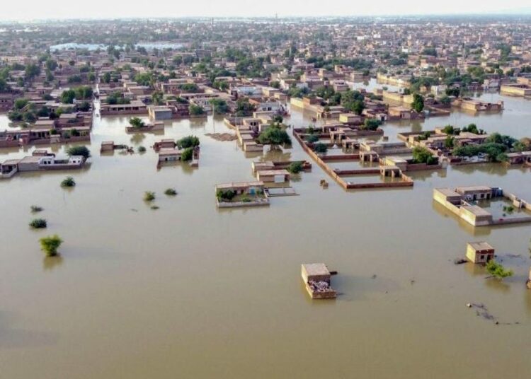 Un tercio de Pakistán está bajo el agua, con más de 1.130 muertos