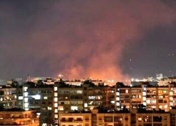 Israel ataca aeropuerto de Alepo y suburbio en Damasco