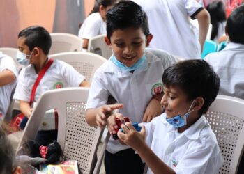 Fe y Alegría entrega Cajas de la Alegría a niños y niñas de centros educativos