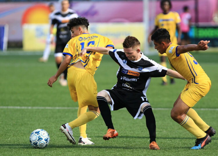 La Libertad y Ahuachapán hicieron respetsr sus casas