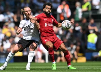 Liverpool rescató el empate ante el Fulham en el arranque de la Premier League