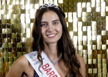 Finalista de Miss Inglaterra hace historia como la primera concursante sin maquillaje del certamen