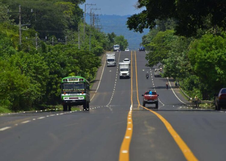 Entregan reconstrucción de tramo de carretera Panamericana que conecta Chalchuapa y Atiquizaya