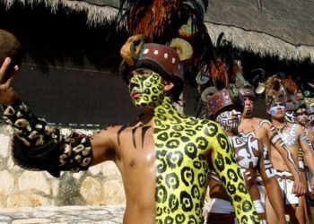 Sugieren que los mayas usaban cenizas de sus gobernantes para hacer pelotas de hule