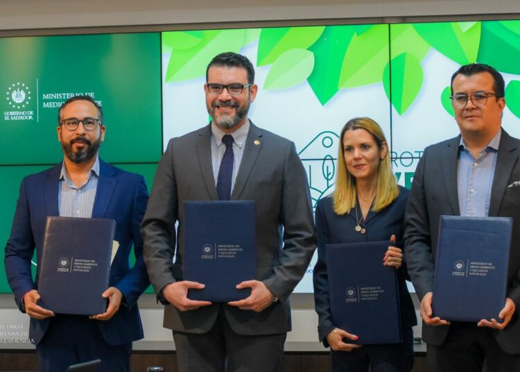 Medio Ambiente actualiza firma del acuerdo Protocolo Verde para proyectos de sostenibilidad ambiental