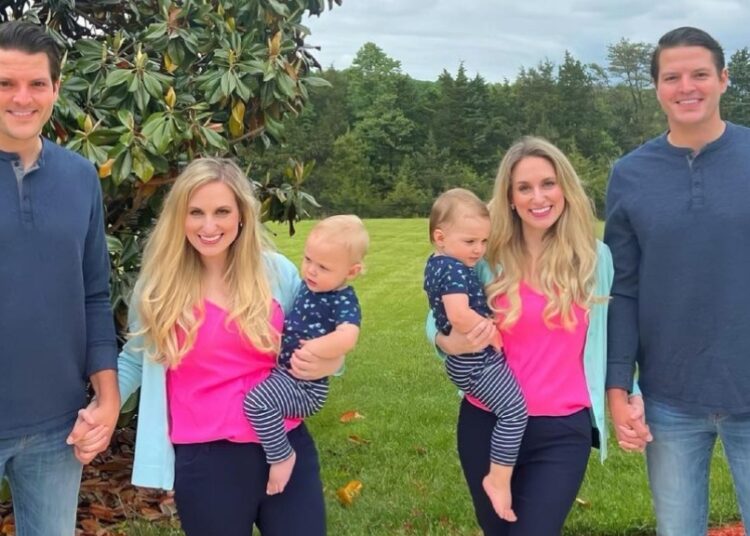 Dos gemelas que se casaron con gemelos revelan que sus hijos son hermanos y primos genéticos