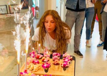 Thalía celebró su cumpleaños 51 en el restaurante de Bad Bunny al lado de otros famosos latinos