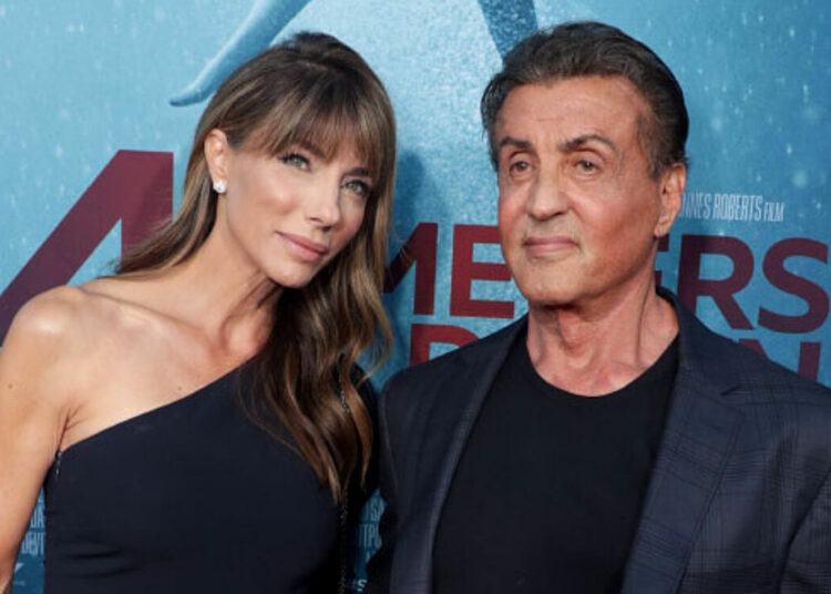 La esposa de Sylvester Stallone le pidió el divorcio después de 25 años de matrimonio y lo acusó de ocultar bienes