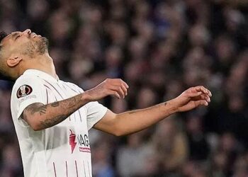 Tecatito Corona sufrió fractura del peroné y ligamento del tobillo izquierdo, dice adiós a Qatar