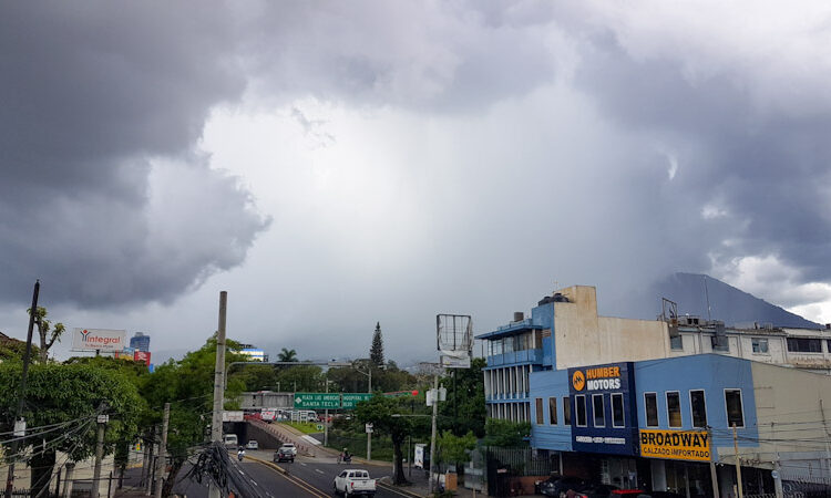 El Ministerio de Medio Ambiente pronostica lluvia y tormentas para este viernes